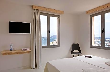 Double or Twin Room with Sea View - Without Balcony