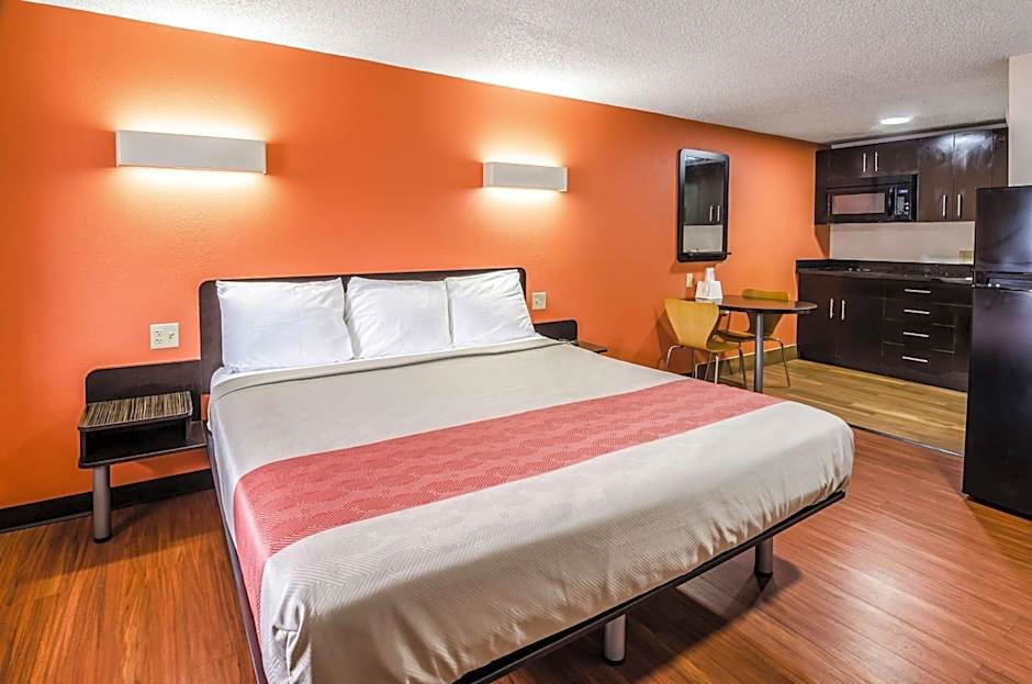 Motel 6-Troutville, VA
