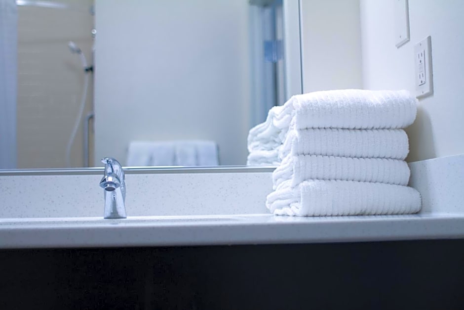 Candlewood Suites Fargo-North Dakota State University By IHG