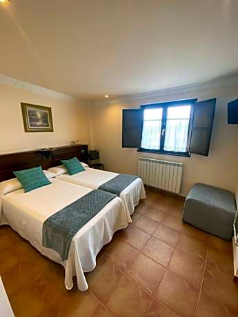 Standard Twin Room with Sofa