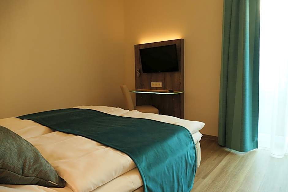 Meyn's Apartments & Hotel