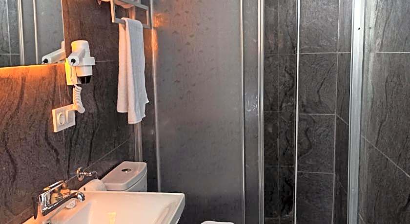 SKYLON AIRPORT HOTEL