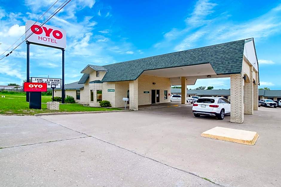 Three Rivers Executive Inn & Suites By OYO