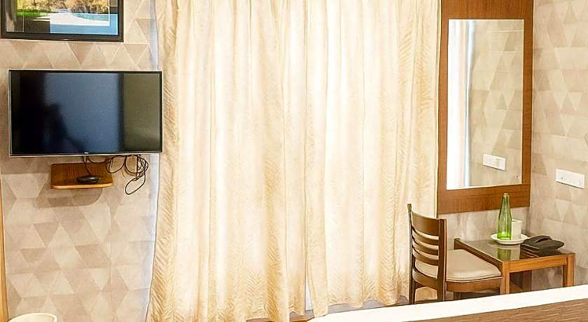 The Majestic Crown Hotel