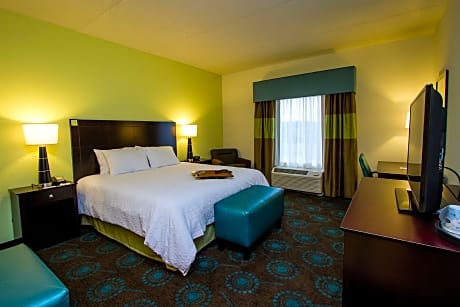 1 King Bed Nonsmoking