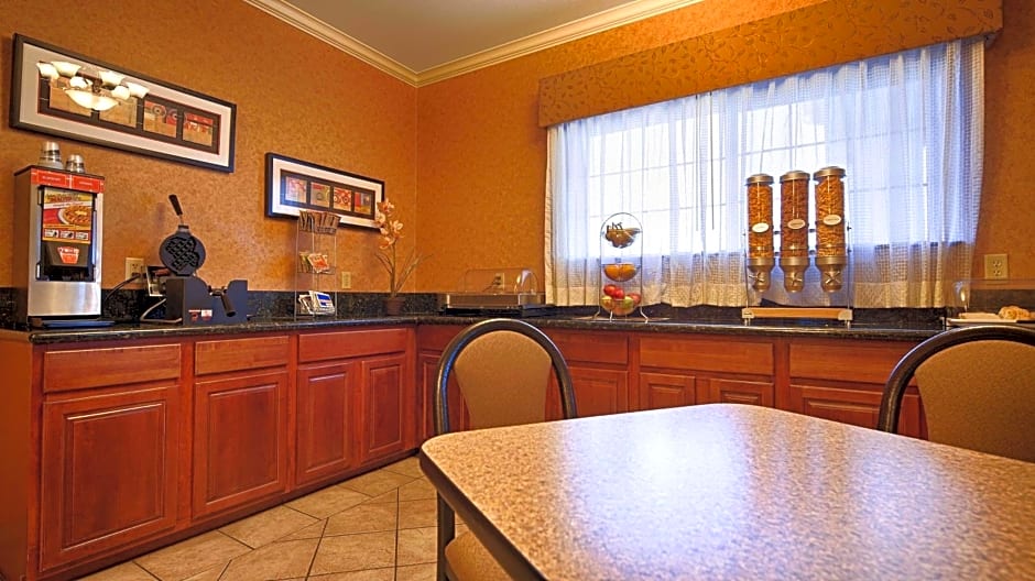 Best Western Henrietta Inn & Suites