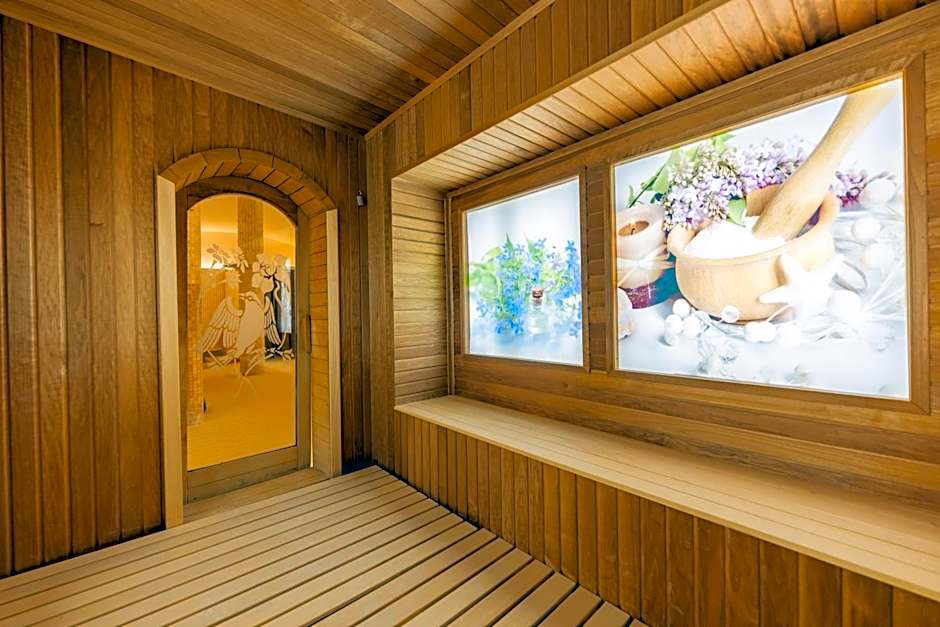 Maxi Park Hotel & Spa