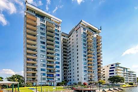 Maroochydore Riverfront Apartment