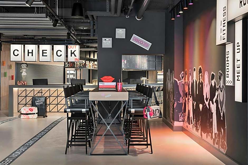 Moxy Duesseldorf City