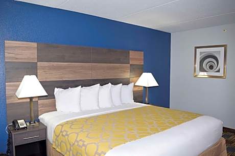 Deluxe King Room - Non-Smoking