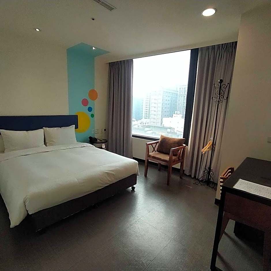 Hotel J
