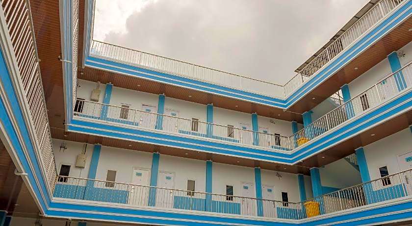 RedDoorz Plus near Palembang Icon Mall 2