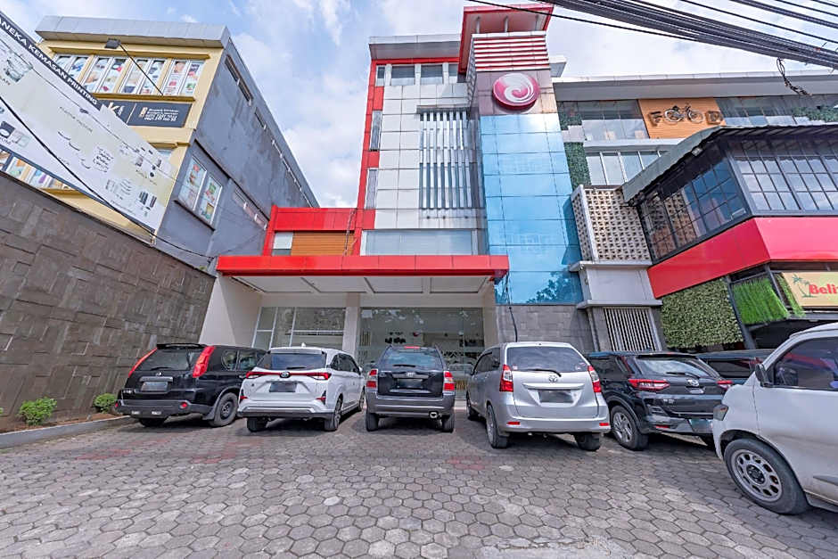 Kiara Cozy Kircon Hostel By RedDoorz – Bandung, KY