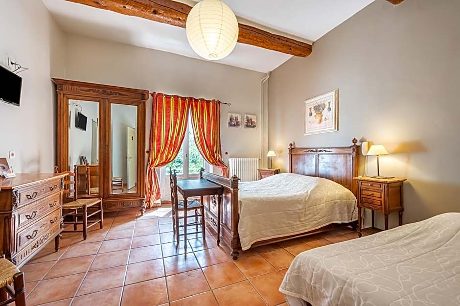 Au Saint Roch - Hôtel et Jardin