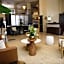 Holiday Inn Express & Suites Naples Downtown - 5th Avenue