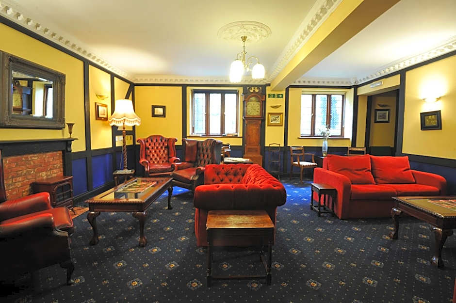 Crown & Cushion Hotel