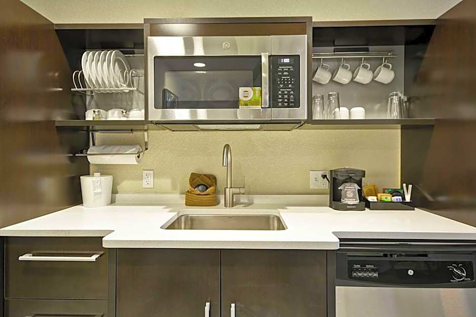 Home2 Suites by Hilton KCI Airport
