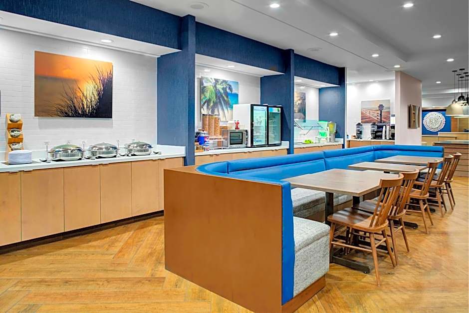 Fairfield Inn & Suites by Marriott Virginia Beach Oceanfront