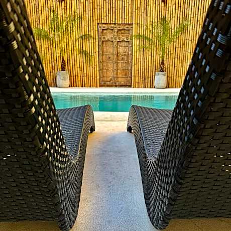 King Suite with Pool View