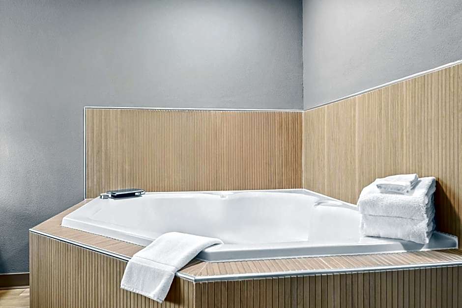Days Inn by Wyndham La Crosse
