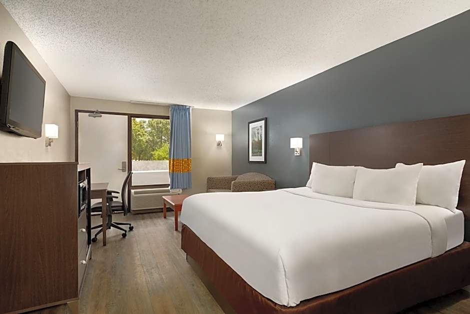 Baymont by Wyndham Wilmington