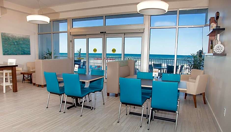Holiday Inn Express & Suites Panama City Beach - Beachfront By IHG