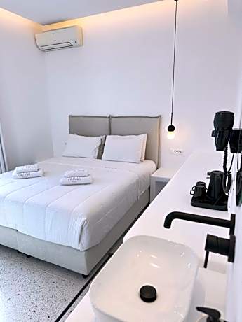 Cozy Balcony room with view to Chora