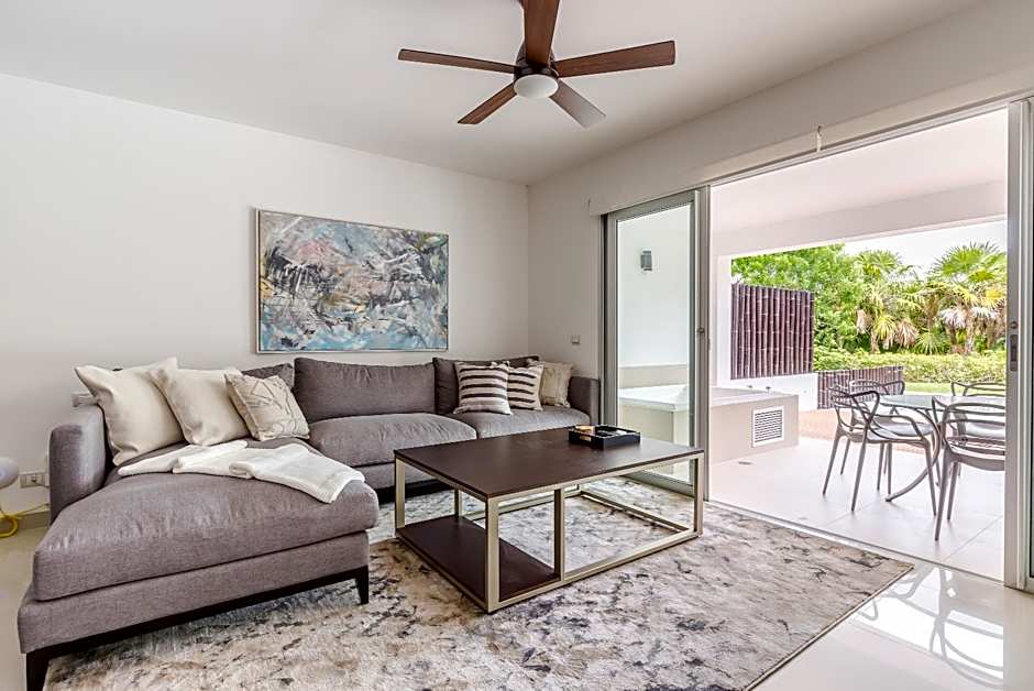 Mareazul Beach Front Condos At playa del Carmen