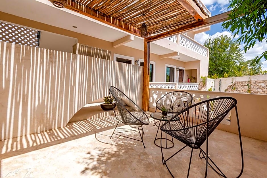 Hotel Colonial Zaci by GuruHotel