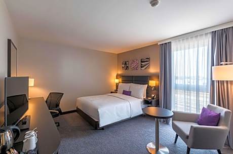 Queen Room - Accessible