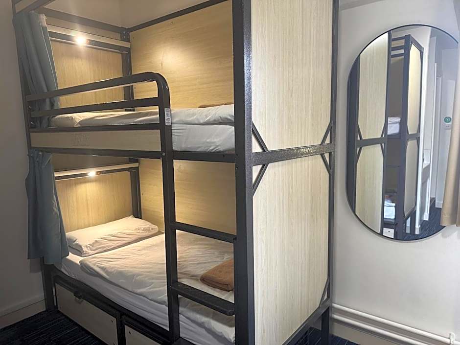 Kinlay Hostel Eyre Square