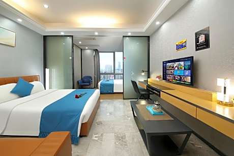 Deluxe Studio with Twin Bed