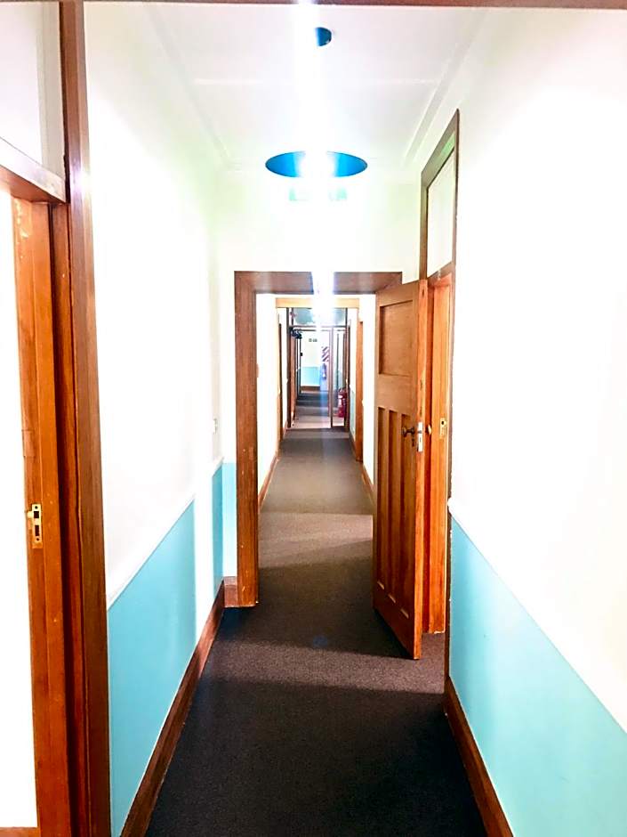 Te Puia Hot Springs Hotel