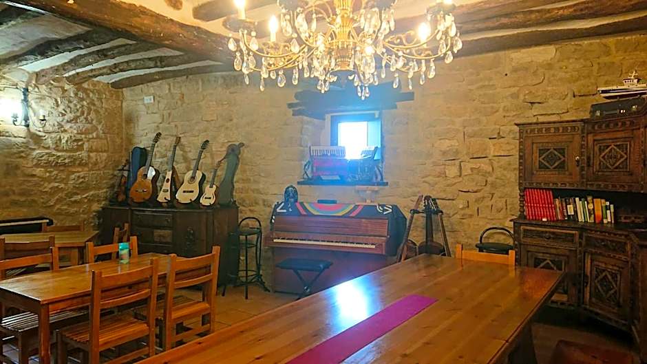 Albergue Sansol - El oasis del camino francés - Exclusivo para peregrinos