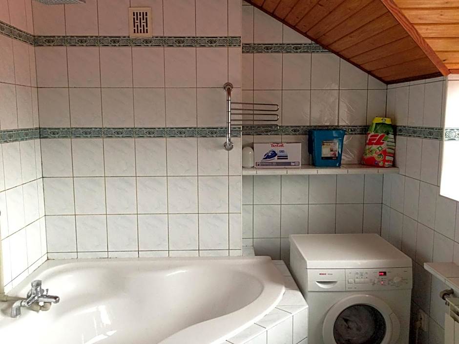 Green Country Hostel