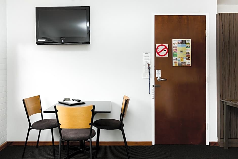 Bay Hotel Apartments (Previously Apartments at Woolmers)