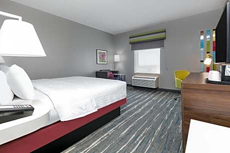 1 King Bed Study With Sofabed Nonsmoking