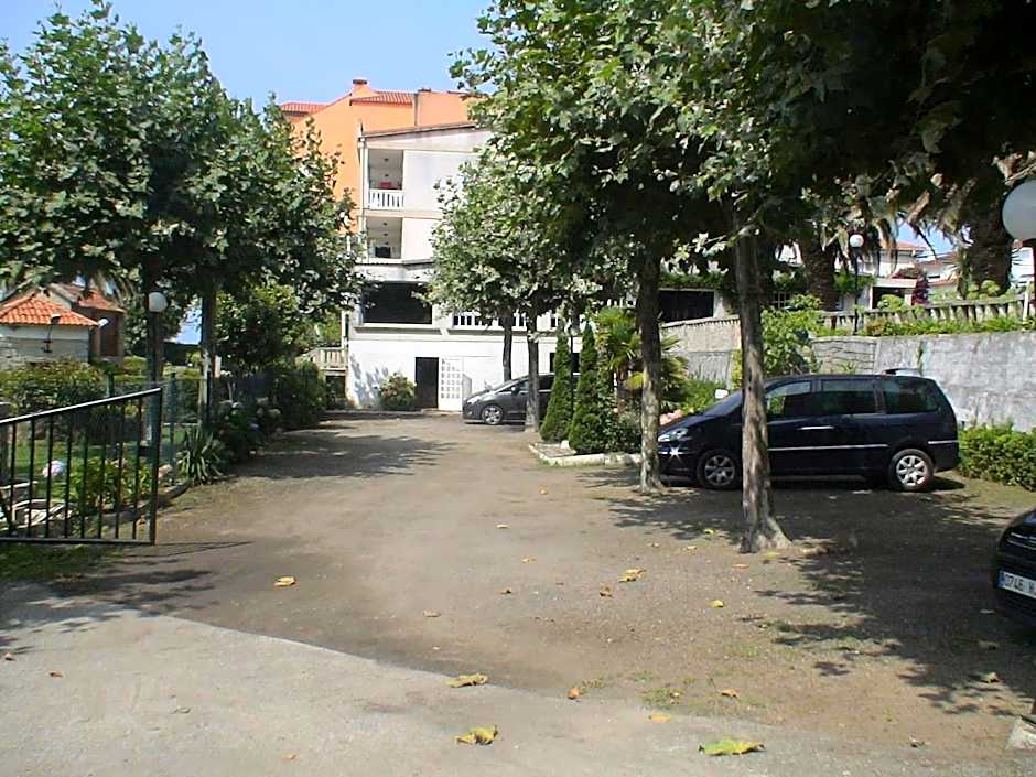 Apartamentos Revo Salinas 3000