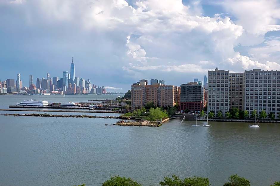 Sheraton Lincoln Harbor Hotel