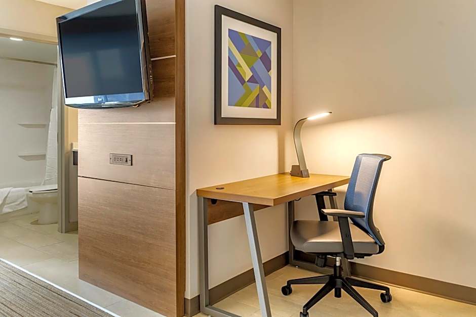 Holiday Inn Express Hotel & Suites Albuquerque Midtown By IHG