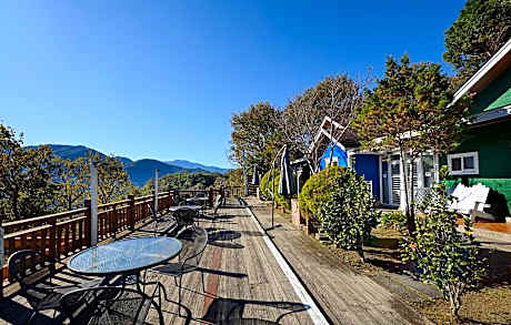 Green Nature View Wooden Bungalow