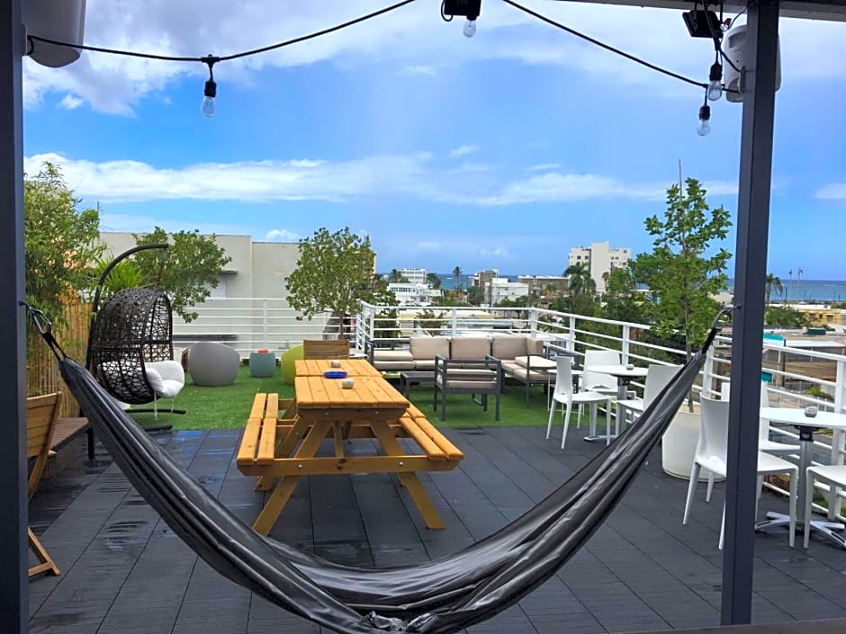 Nomada Urban Beach Hostel- Calle Loiza