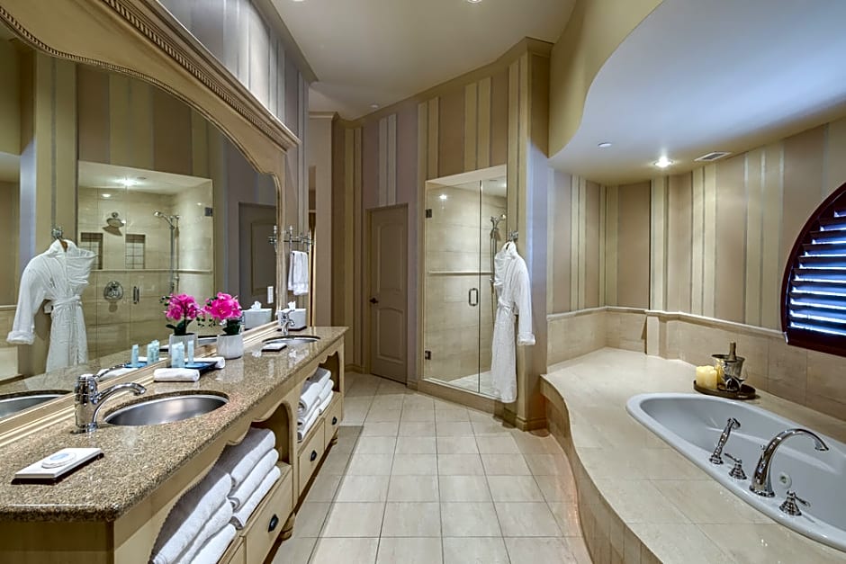 The Royal Kelowna - Bellstar Hotels & Resorts