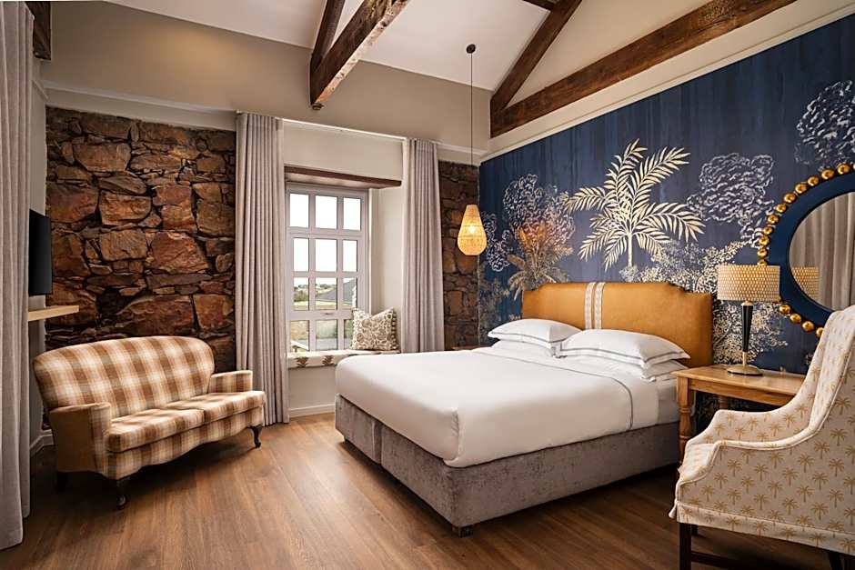 Photo 1 of 5 of Deluxe 1 King Bed