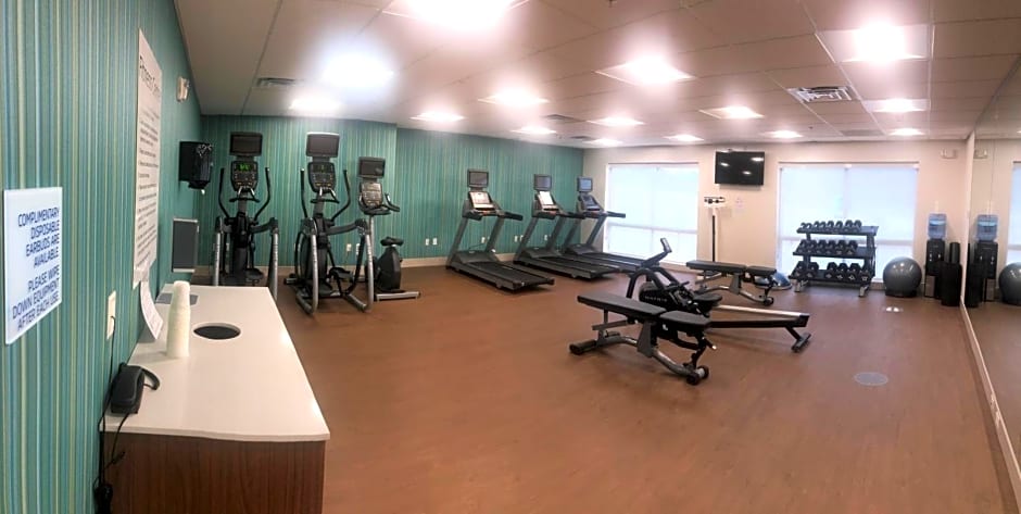 Holiday Inn Express And Suites Warrensburg North By IHG