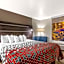 Econo Lodge Inn & Suites Near Lackland AFB