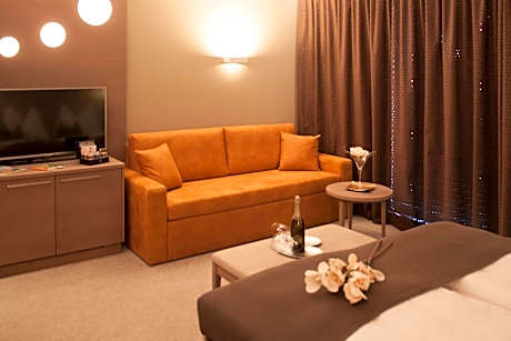 Deluxe Double or Twin Room with Mountain View with sofabed