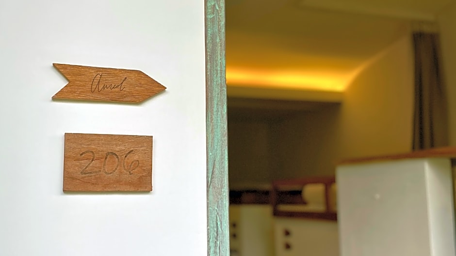 White Penny Hostel