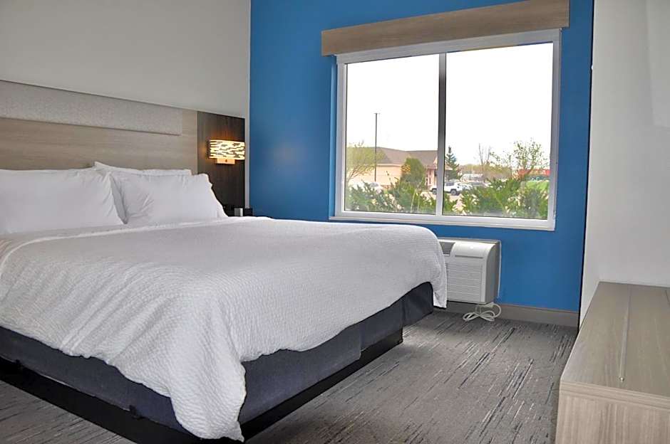 Holiday Inn Express & Suites St. Croix Valley By IHG