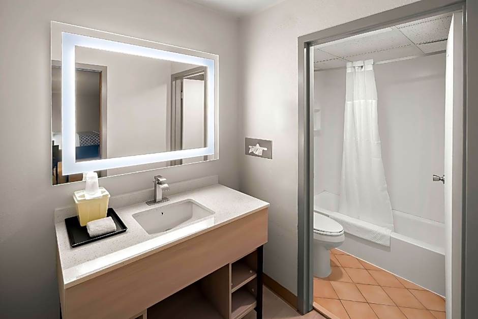 Suburban Studios, Kearney